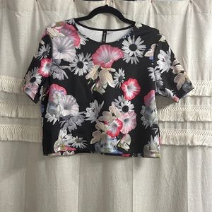 H&M DIVIDED floral crop top, size medium